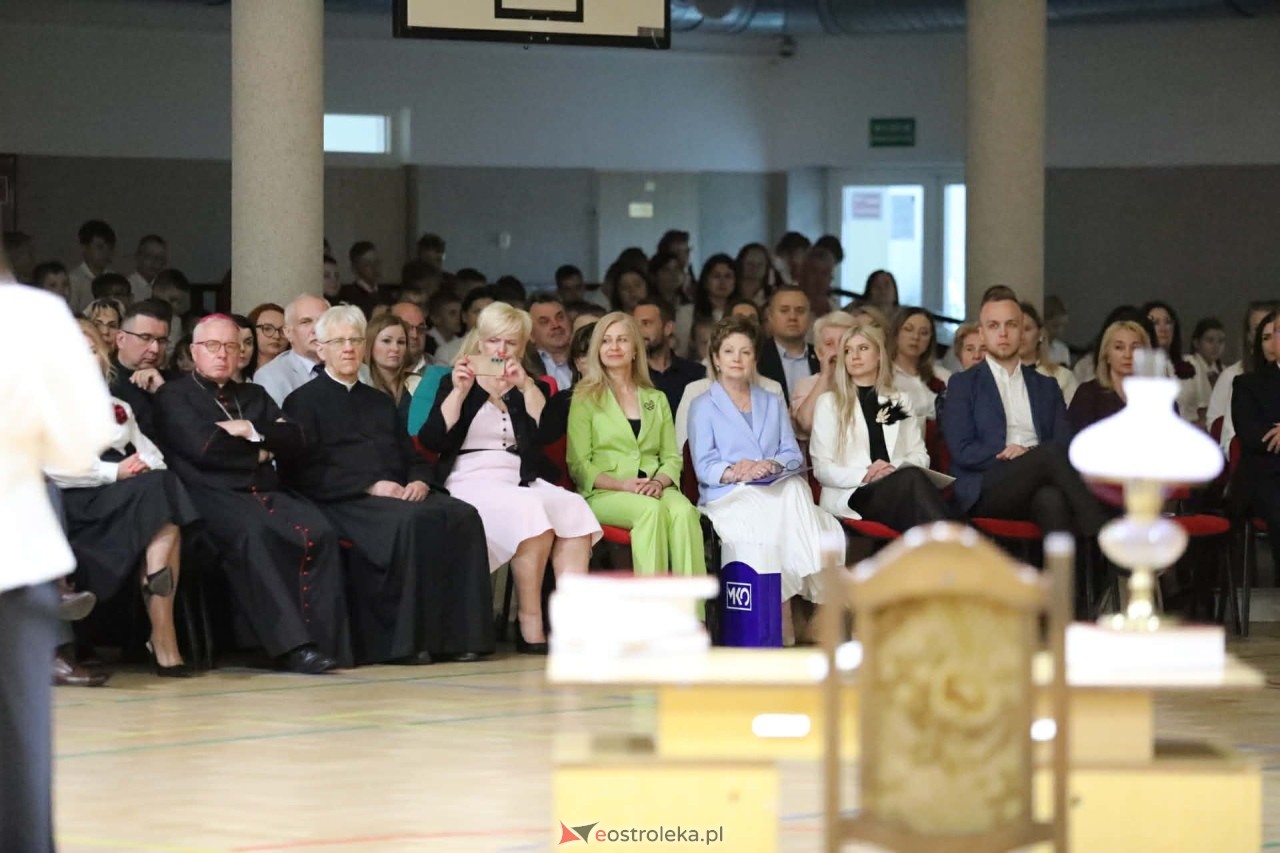 Jubileusz 25-lecia nadania imienia Szkole Podstawowej im. Kardynała Stefana Wyszyńskiego w Lelisie [28.05.2026] - zdjęcie #8 - eOstroleka.pl
