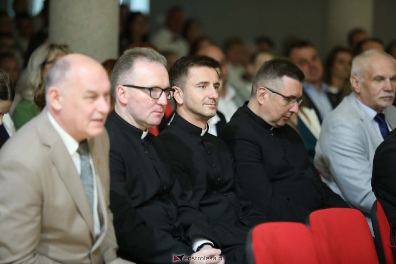 Jubileusz 25-lecia nadania imienia Szkole Podstawowej im. Kardynała Stefana Wyszyńskiego w Lelisie [28.05.2026] - zdjęcie #5 - eOstroleka.pl