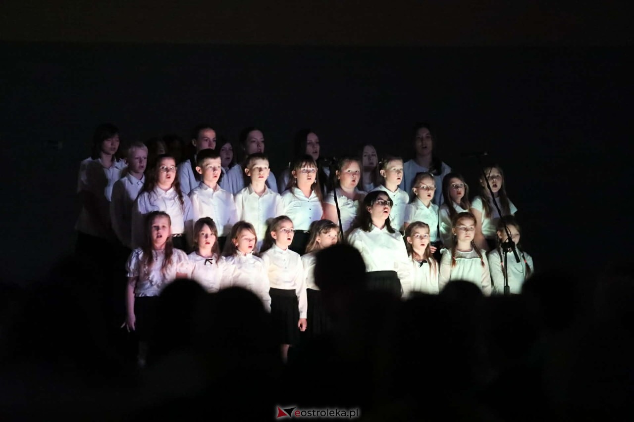 Jubileusz 25-lecia nadania imienia Szkole Podstawowej im. Kardynała Stefana Wyszyńskiego w Lelisie [28.05.2026] - zdjęcie #2 - eOstroleka.pl