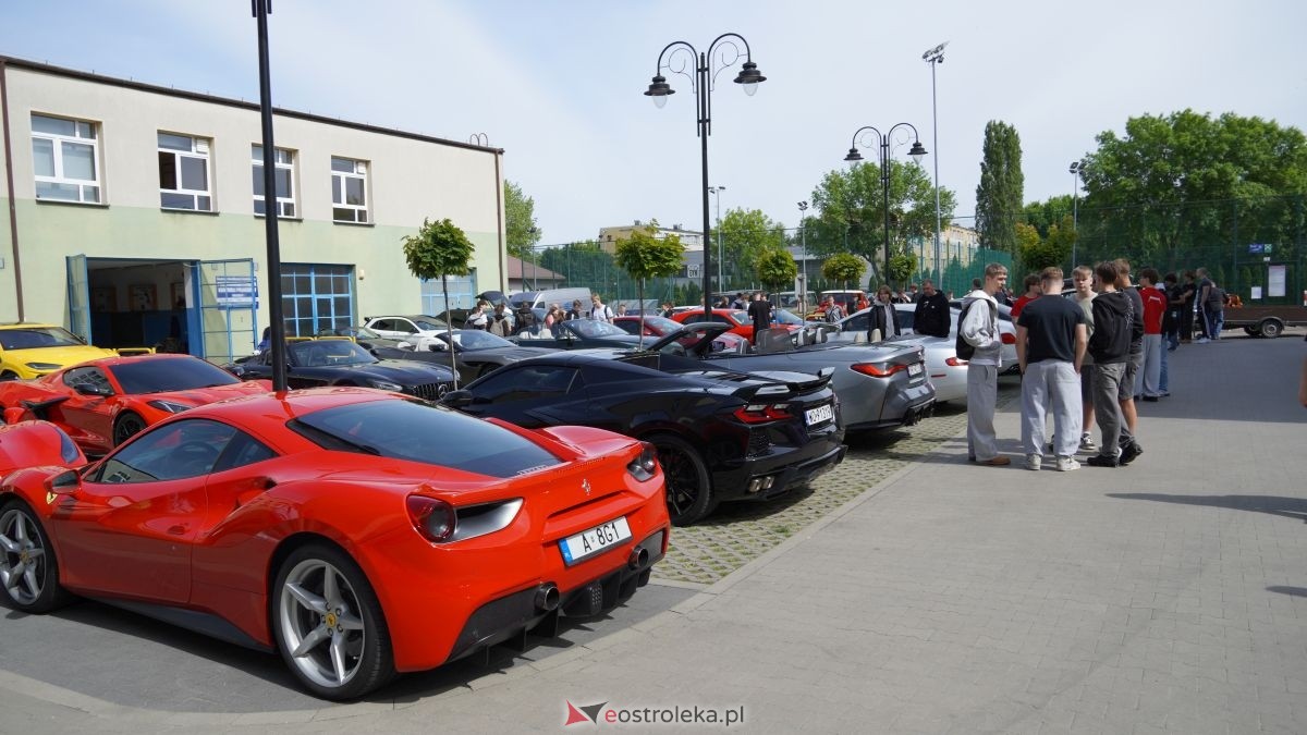 Dzień otwarty w ZSZ nr 1 - V Wystawa Zabytkowej Motoryzacji [29.05.2026] - zdjęcie #103 - eOstroleka.pl