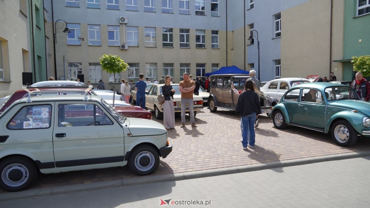 Dzień otwarty w ZSZ nr 1 - V Wystawa Zabytkowej Motoryzacji [29.05.2026] - zdjęcie #102 - eOstroleka.pl