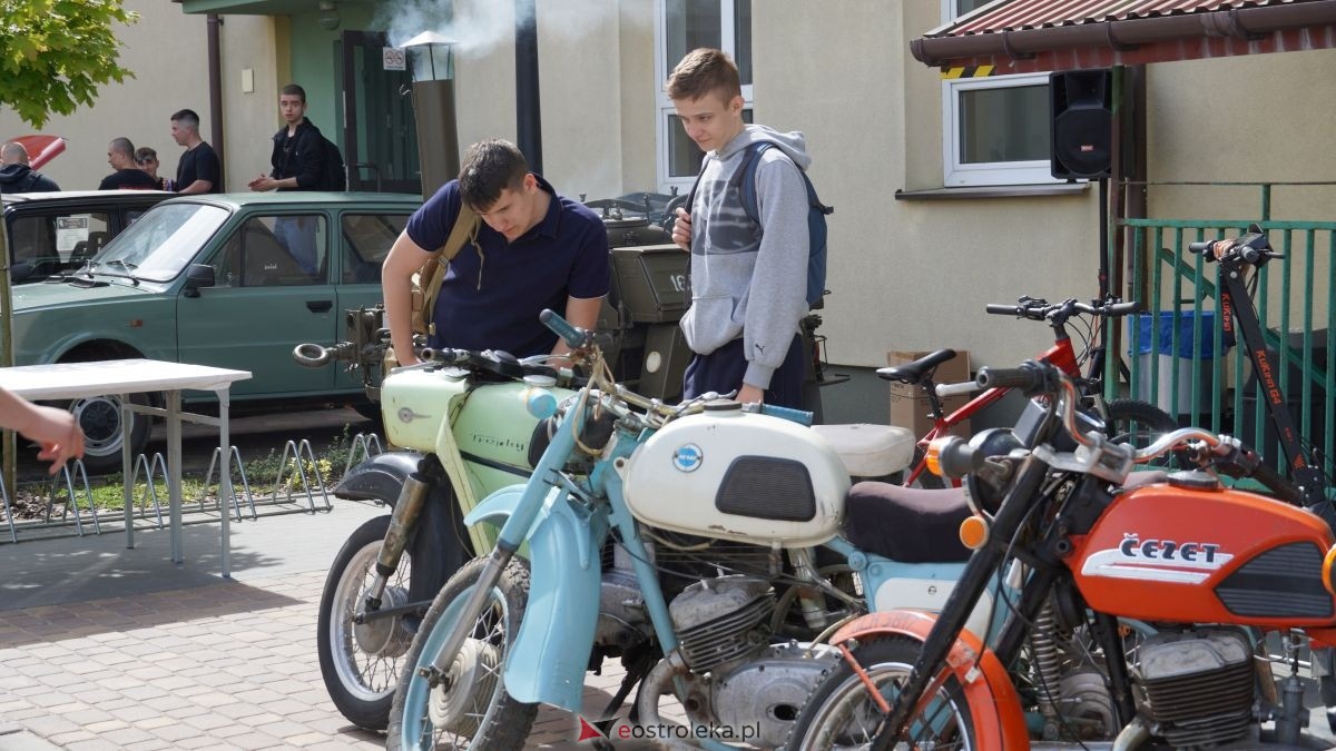Dzień otwarty w ZSZ nr 1 - V Wystawa Zabytkowej Motoryzacji [29.05.2026] - zdjęcie #101 - eOstroleka.pl