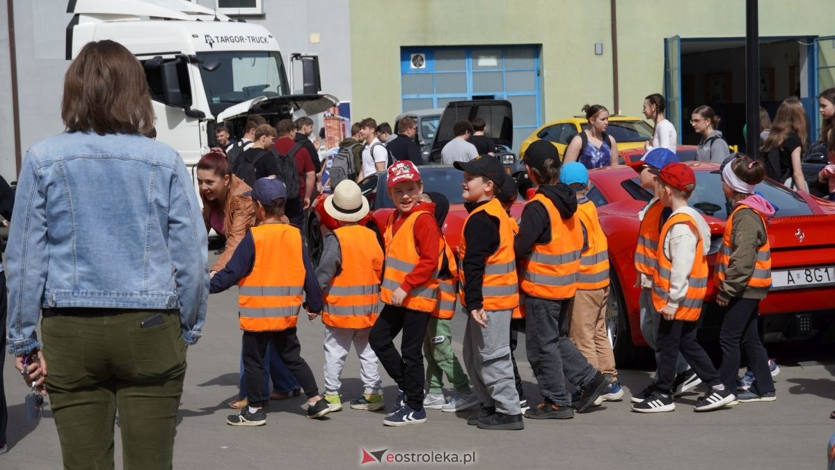 Dzień otwarty w ZSZ nr 1 - V Wystawa Zabytkowej Motoryzacji [29.05.2026] - zdjęcie #76 - eOstroleka.pl