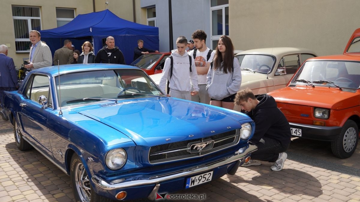 Dzień otwarty w ZSZ nr 1 - V Wystawa Zabytkowej Motoryzacji [29.05.2026] - zdjęcie #75 - eOstroleka.pl