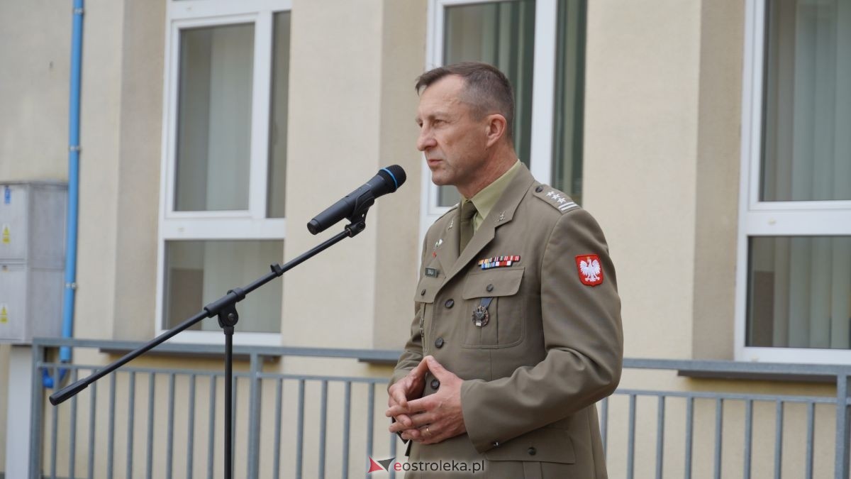 Dzień otwarty w ZSZ nr 1 - V Wystawa Zabytkowej Motoryzacji [29.05.2026] - zdjęcie #60 - eOstroleka.pl