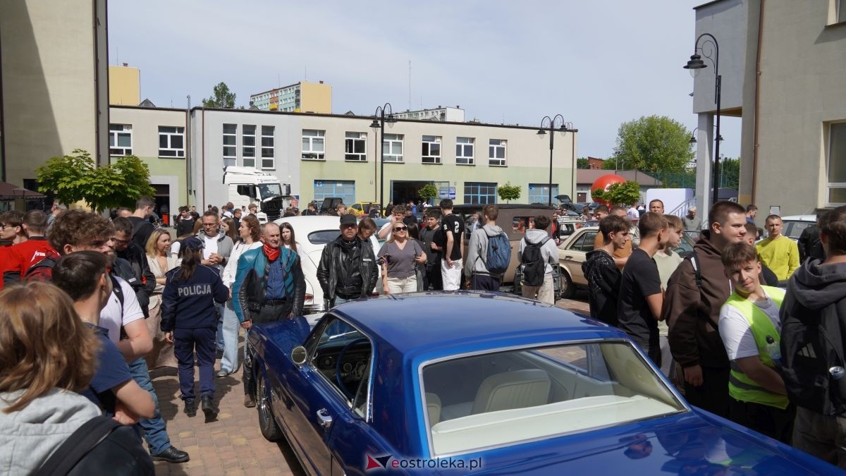 Dzień otwarty w ZSZ nr 1 - V Wystawa Zabytkowej Motoryzacji [29.05.2026] - zdjęcie #59 - eOstroleka.pl