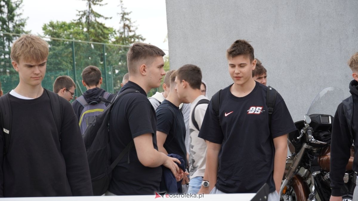 Dzień otwarty w ZSZ nr 1 - V Wystawa Zabytkowej Motoryzacji [29.05.2026] - zdjęcie #35 - eOstroleka.pl
