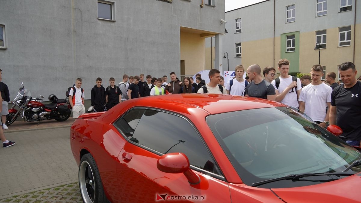 Dzień otwarty w ZSZ nr 1 - V Wystawa Zabytkowej Motoryzacji [29.05.2026] - zdjęcie #33 - eOstroleka.pl