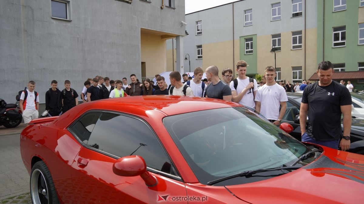 Dzień otwarty w ZSZ nr 1 - V Wystawa Zabytkowej Motoryzacji [29.05.2026] - zdjęcie #32 - eOstroleka.pl