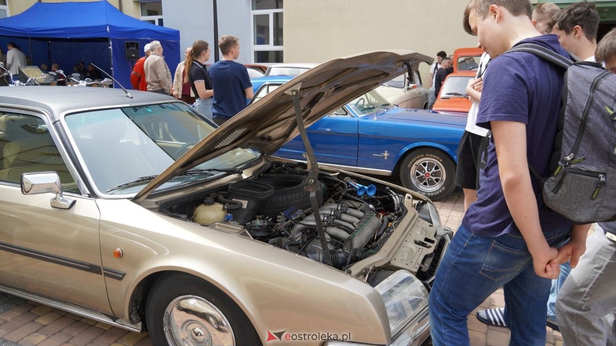 Dzień otwarty w ZSZ nr 1 - V Wystawa Zabytkowej Motoryzacji [29.05.2026] - zdjęcie #23 - eOstroleka.pl