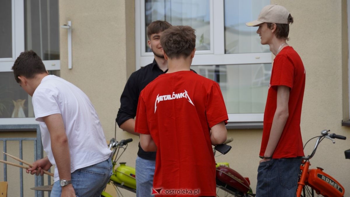 Dzień otwarty w ZSZ nr 1 - V Wystawa Zabytkowej Motoryzacji [29.05.2026] - zdjęcie #20 - eOstroleka.pl