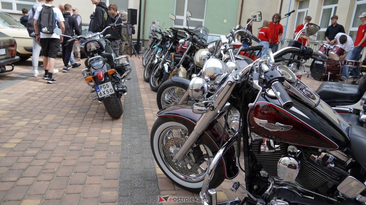 Dzień otwarty w ZSZ nr 1 - V Wystawa Zabytkowej Motoryzacji [29.05.2026] - zdjęcie #18 - eOstroleka.pl