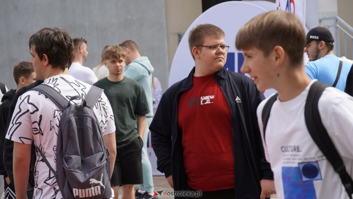 Dzień otwarty w ZSZ nr 1 - V Wystawa Zabytkowej Motoryzacji [29.05.2026] - zdjęcie #9 - eOstroleka.pl