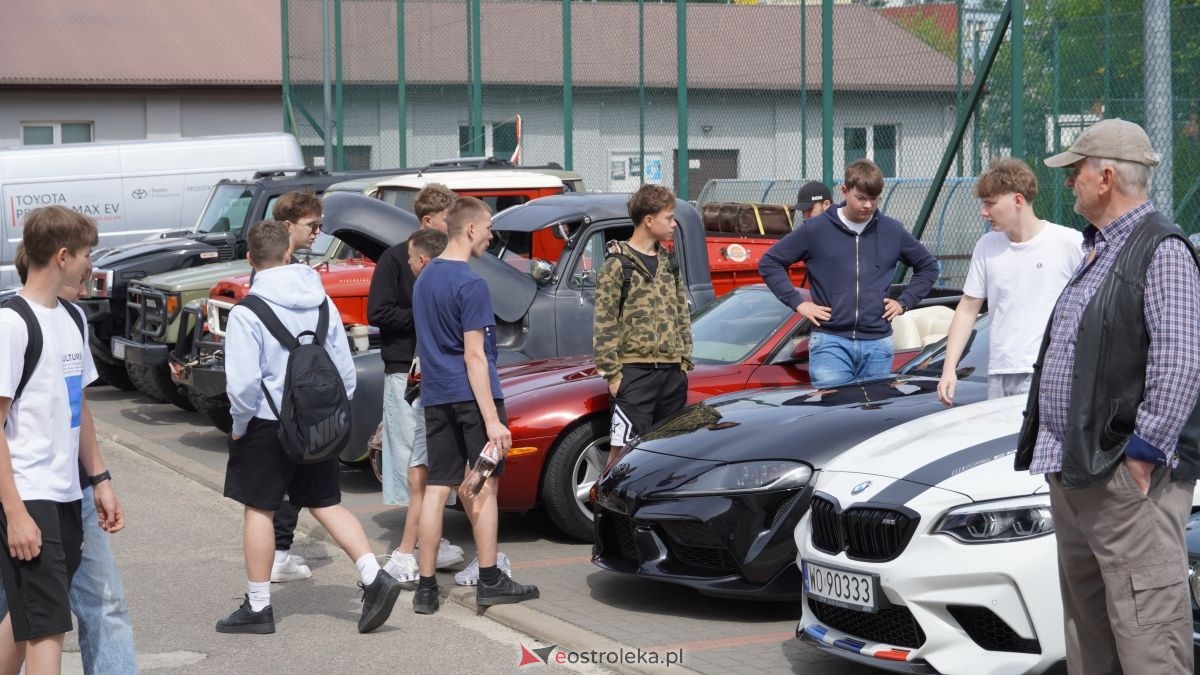 Dzień otwarty w ZSZ nr 1 - V Wystawa Zabytkowej Motoryzacji [29.05.2026] - zdjęcie #4 - eOstroleka.pl