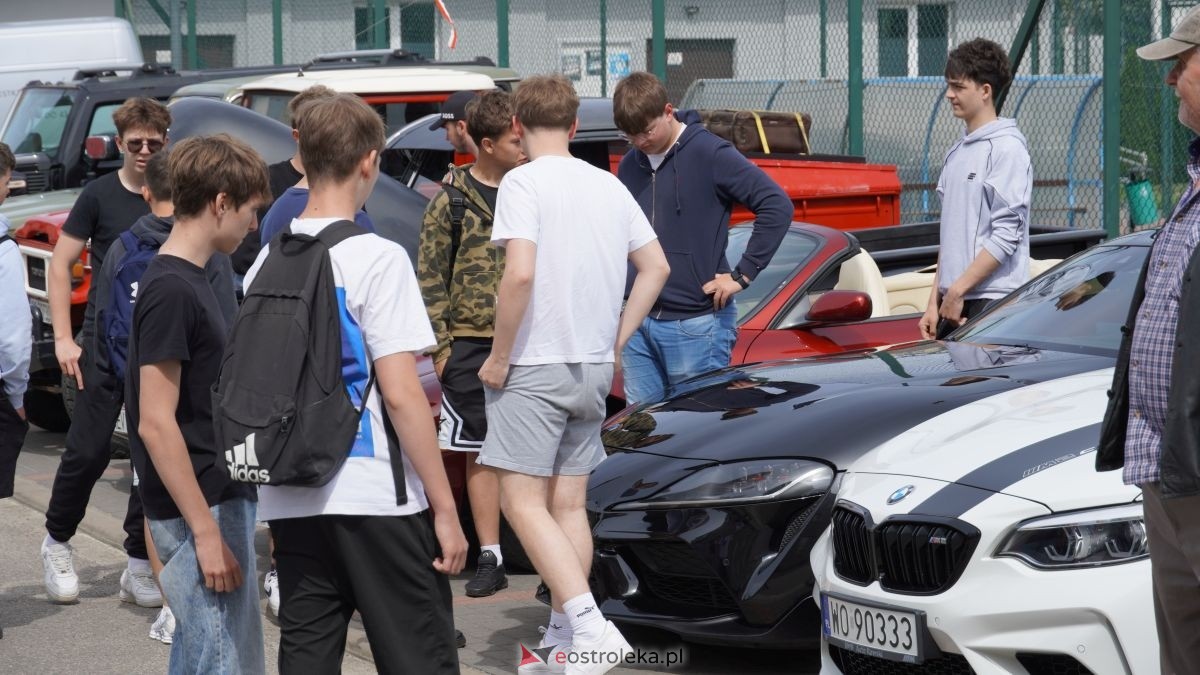 Dzień otwarty w ZSZ nr 1 - V Wystawa Zabytkowej Motoryzacji [29.05.2026] - zdjęcie #3 - eOstroleka.pl