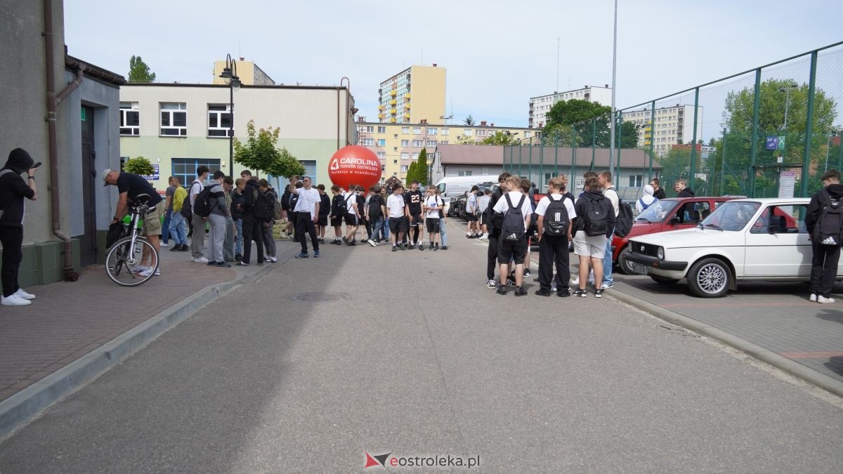Dzień otwarty w ZSZ nr 1 - V Wystawa Zabytkowej Motoryzacji [29.05.2026] - zdjęcie #1 - eOstroleka.pl