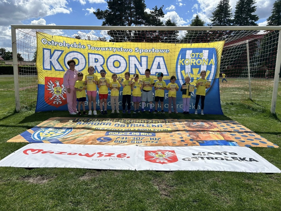 VI Piłkarski Festiwal Przedszkoli OTS Korona  - zdjęcie #28 - eOstroleka.pl
