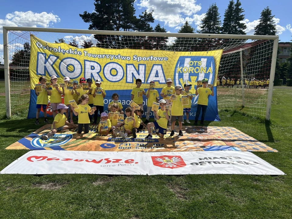 VI Piłkarski Festiwal Przedszkoli OTS Korona  - zdjęcie #17 - eOstroleka.pl