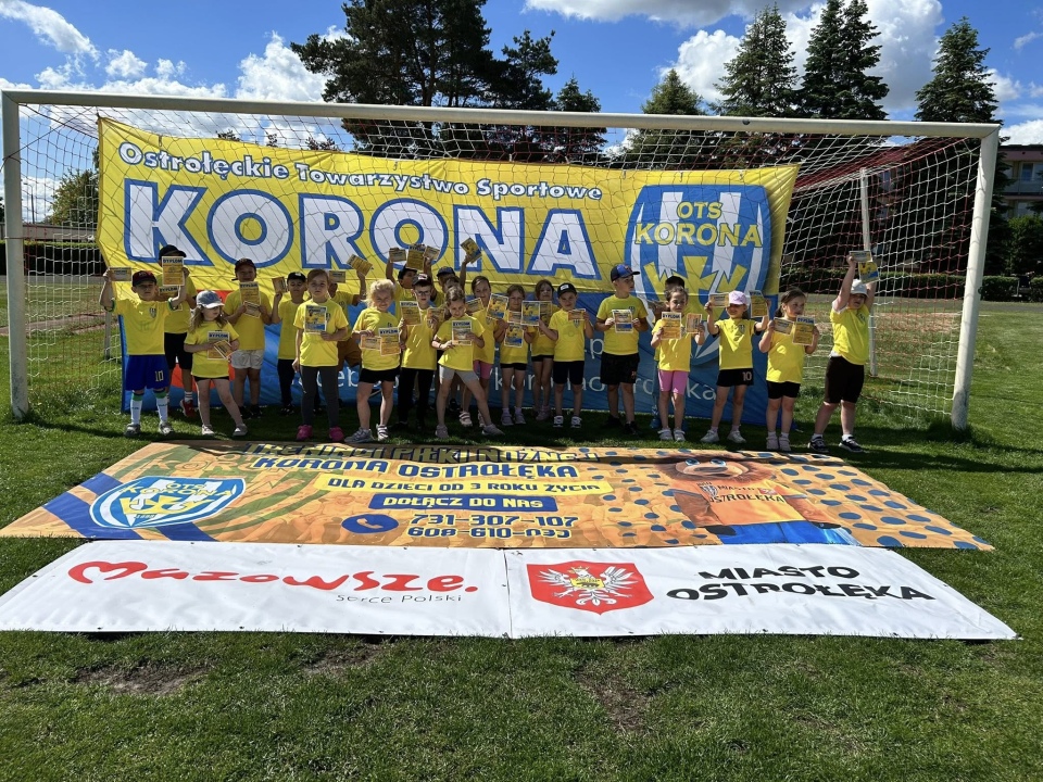 VI Piłkarski Festiwal Przedszkoli OTS Korona  - zdjęcie #16 - eOstroleka.pl