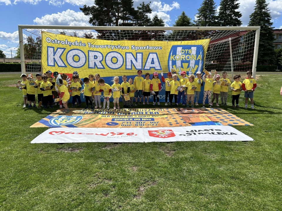 VI Piłkarski Festiwal Przedszkoli OTS Korona  - zdjęcie #6 - eOstroleka.pl