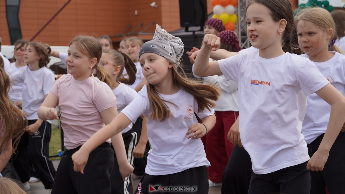 Bursztynowy Dzień Dziecka przy Galerii Bursztynowej w Ostrołęce [30.05.2026] - zdjęcie #94 - eOstroleka.pl