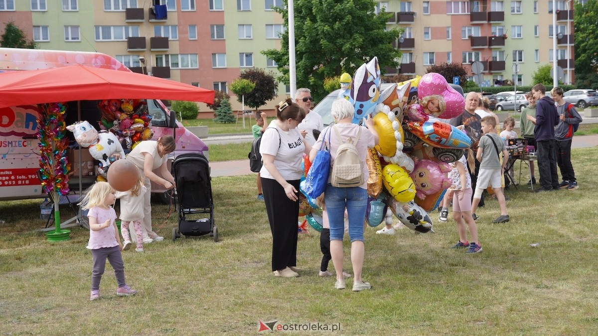 Bursztynowy Dzień Dziecka przy Galerii Bursztynowej w Ostrołęce [30.05.2026] - zdjęcie #45 - eOstroleka.pl