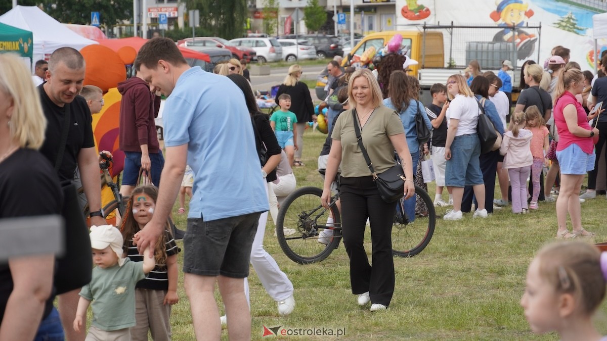 Bursztynowy Dzień Dziecka przy Galerii Bursztynowej w Ostrołęce [30.05.2026] - zdjęcie #1 - eOstroleka.pl
