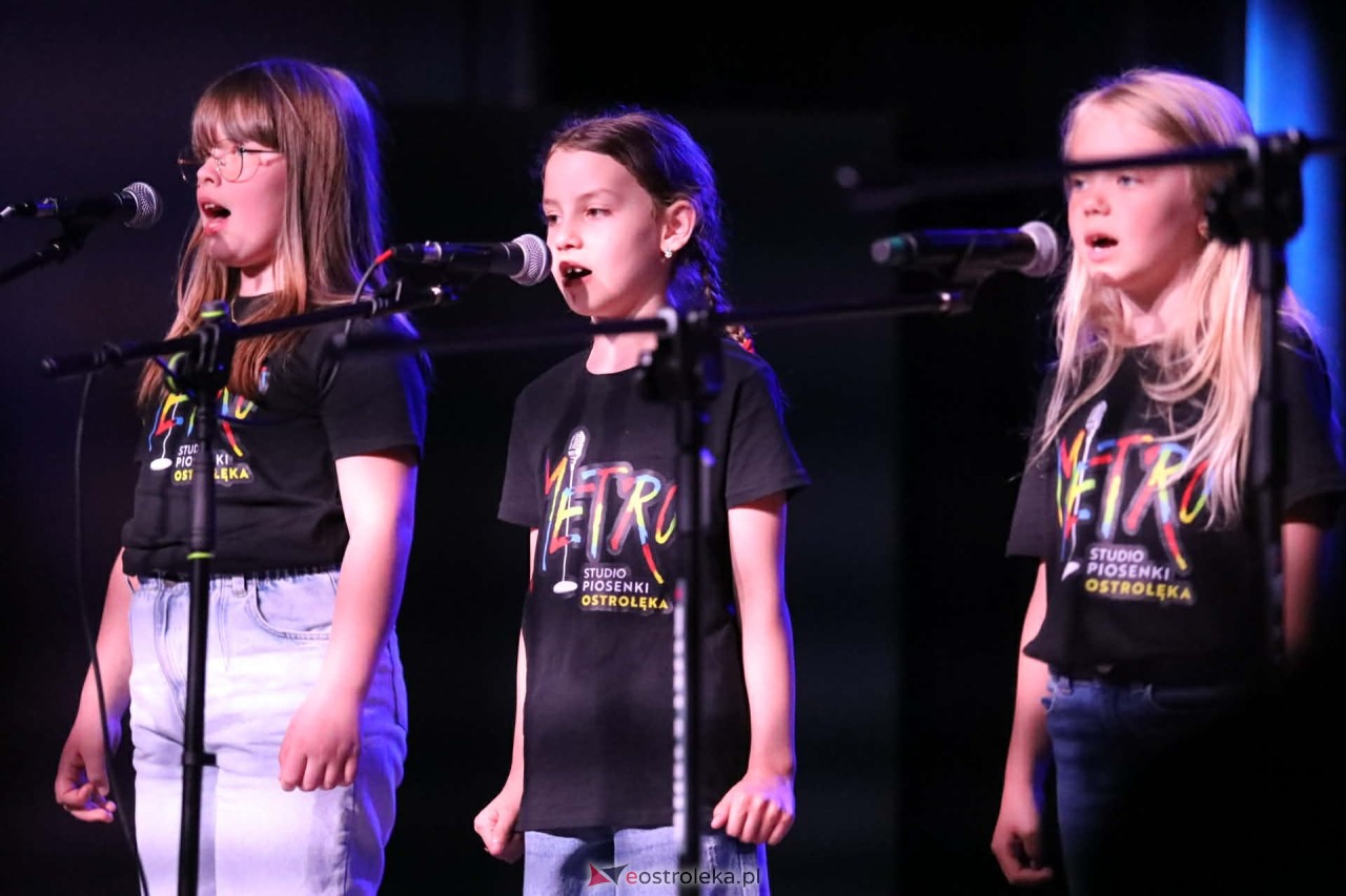 Koncert pełen uśmiechu - Studio Piosenki METRO [30.05.2026] - zdjęcie #15 - eOstroleka.pl