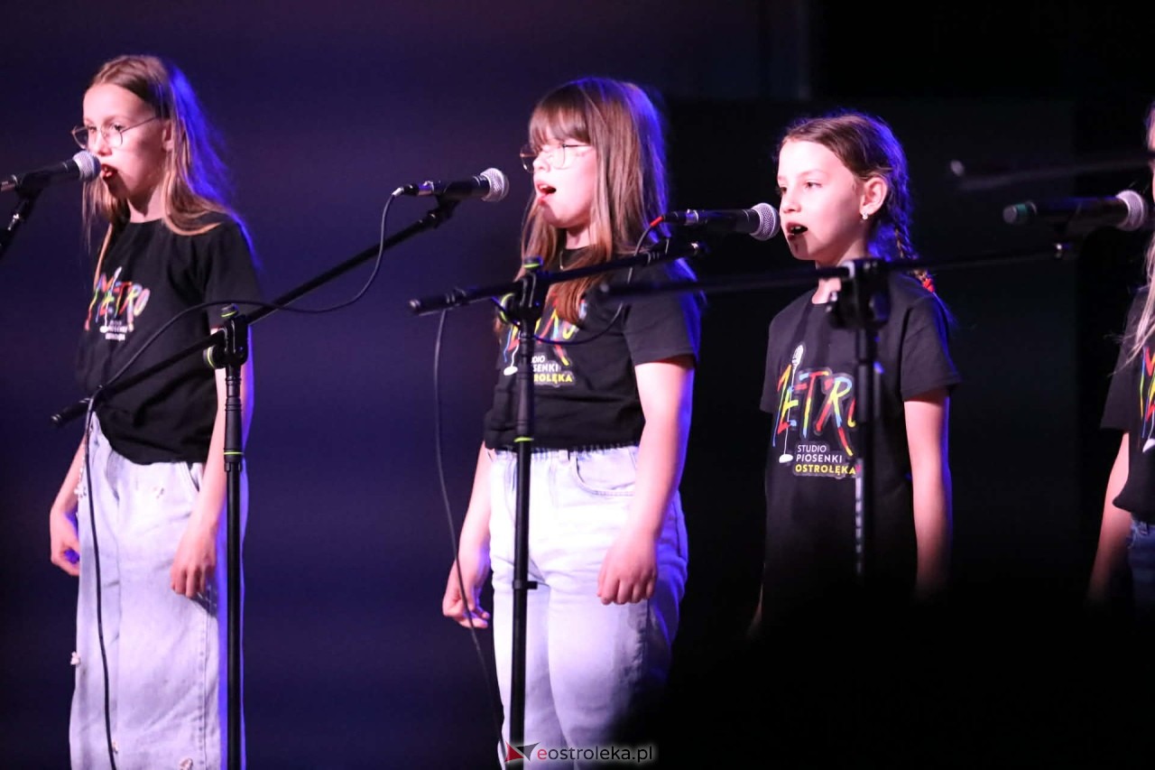 Koncert pełen uśmiechu - Studio Piosenki METRO [30.05.2026] - zdjęcie #11 - eOstroleka.pl