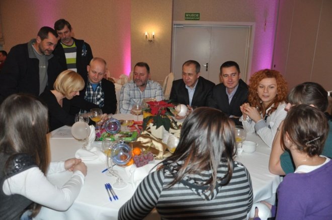 Hotel Korona: Spotkanie mikołajkowe dla dzieci z domu dziecka [9.XII.2011] - zdjęcie #19 - eOstroleka.pl