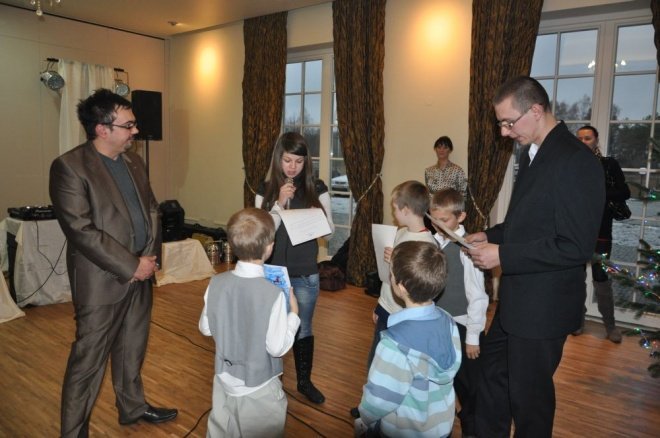 Hotel Korona: Spotkanie mikołajkowe dla dzieci z domu dziecka [9.XII.2011] - zdjęcie #19 - eOstroleka.pl