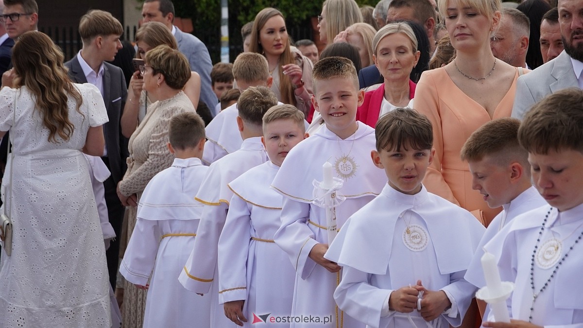 I Komunia Święta w kościele pw. Królowej Rodzin [31.05.2026] - zdjęcie #35 - eOstroleka.pl