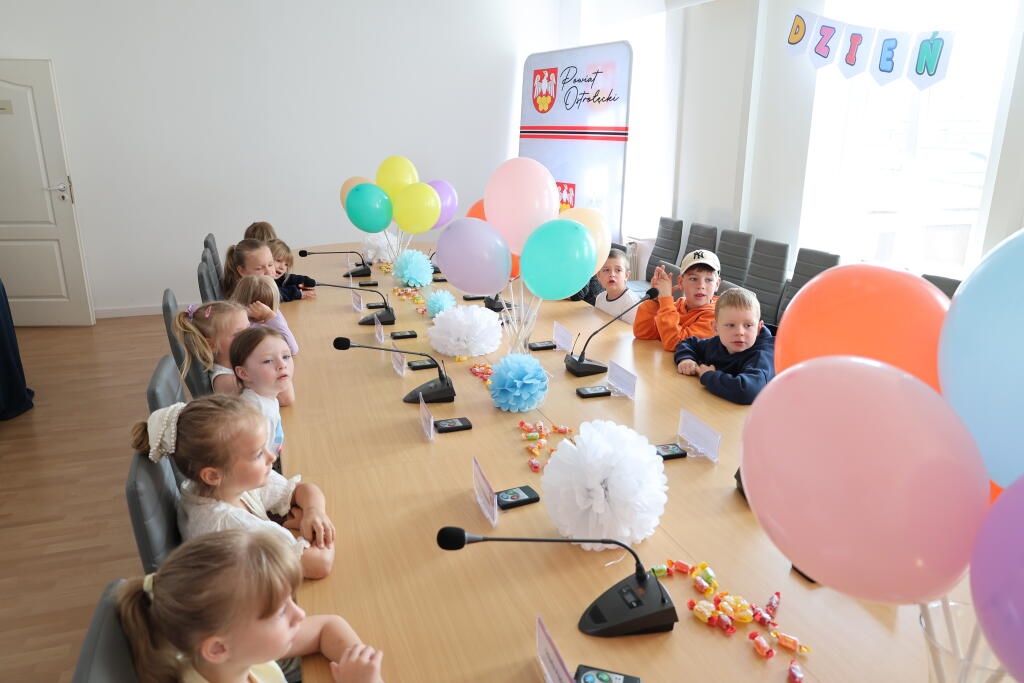 Wyjątkowy Dzień Dziecka w Starostwie Powiatowym w Ostrołęce [1.06.2026] - zdjęcie #40 - eOstroleka.pl