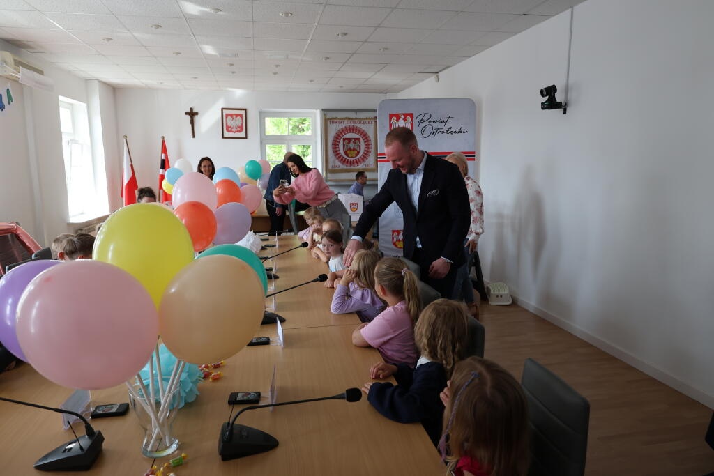 Wyjątkowy Dzień Dziecka w Starostwie Powiatowym w Ostrołęce [1.06.2026] - zdjęcie #38 - eOstroleka.pl