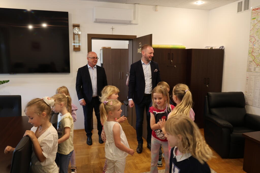 Wyjątkowy Dzień Dziecka w Starostwie Powiatowym w Ostrołęce [1.06.2026] - zdjęcie #25 - eOstroleka.pl