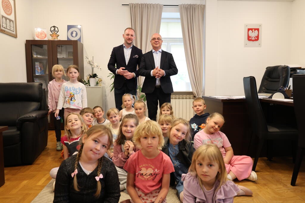 Wyjątkowy Dzień Dziecka w Starostwie Powiatowym w Ostrołęce [1.06.2026] - zdjęcie #21 - eOstroleka.pl