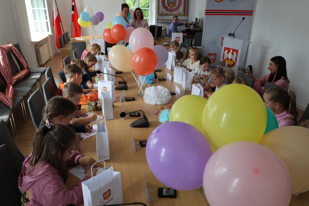 Wyjątkowy Dzień Dziecka w Starostwie Powiatowym w Ostrołęce [1.06.2026] - zdjęcie #15 - eOstroleka.pl