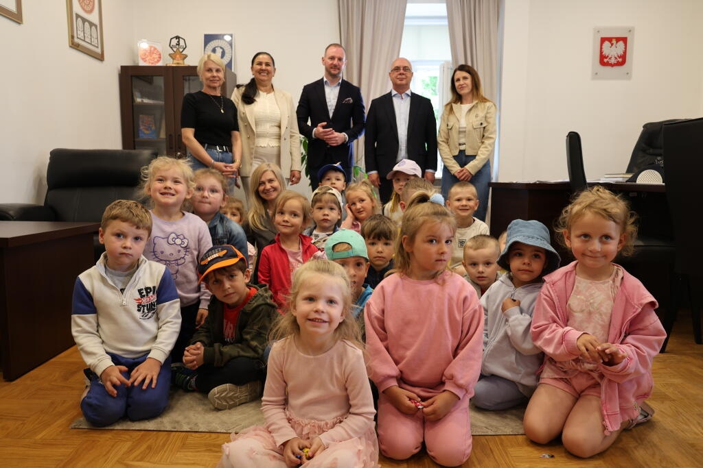 Wyjątkowy Dzień Dziecka w Starostwie Powiatowym w Ostrołęce [1.06.2026] - zdjęcie #1 - eOstroleka.pl