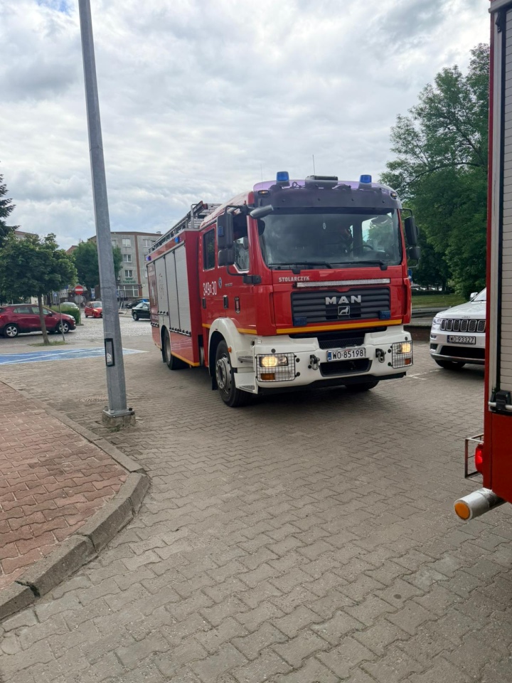 Alarm pożarowy na Placu Bema [31.05.2026] - zdjęcie #1 - eOstroleka.pl
