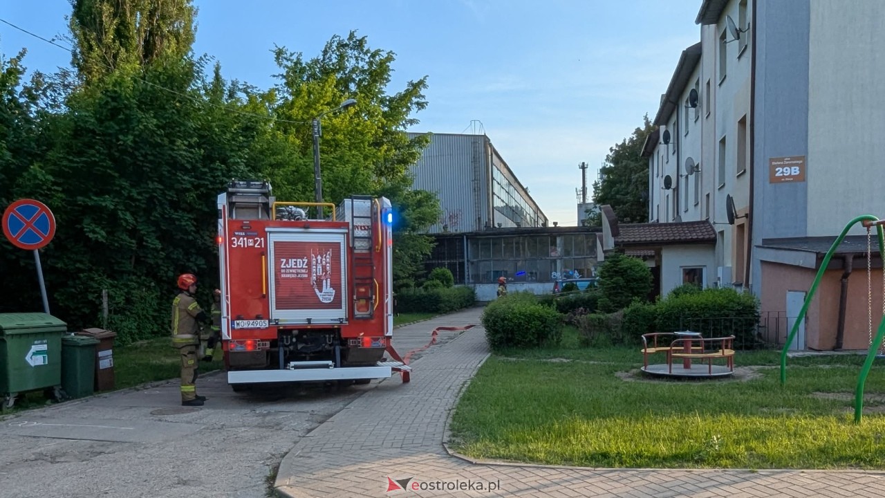 Akcja strażacka przy ulicy Żeromskiego w Ostrołęce [03.06.2026] - zdjęcie #4 - eOstroleka.pl