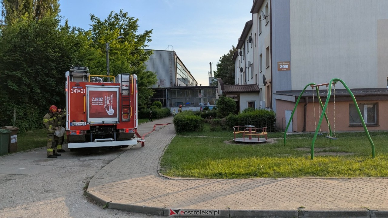 Akcja strażacka przy ulicy Żeromskiego w Ostrołęce [03.06.2026] - zdjęcie #2 - eOstroleka.pl