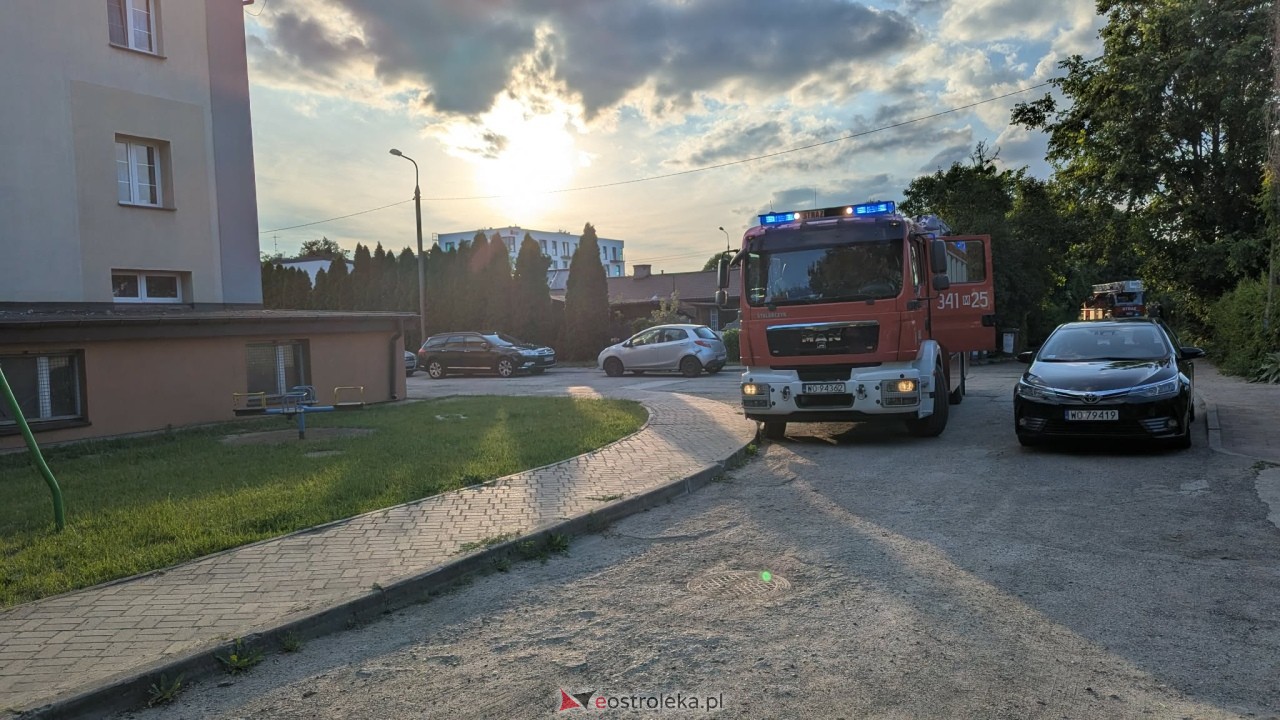 Akcja strażacka przy ulicy Żeromskiego w Ostrołęce [03.06.2026] - zdjęcie #1 - eOstroleka.pl