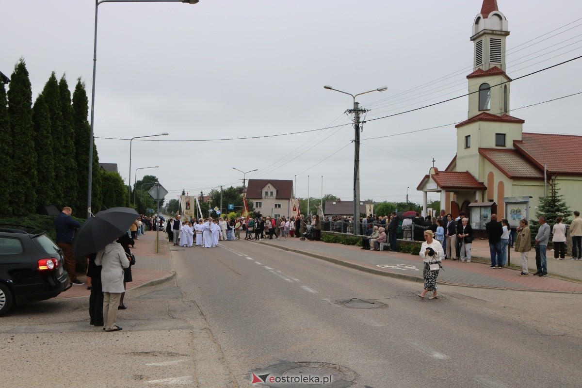 Procesja Bożego Ciała w parafii pw. NMP Królowej Rodzin [4.06.2026] - zdjęcie #73 - eOstroleka.pl