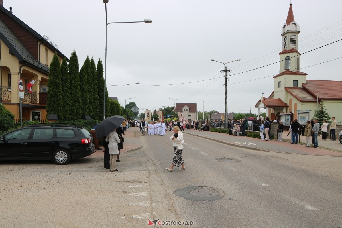 Procesja Bożego Ciała w parafii pw. NMP Królowej Rodzin [4.06.2026] - zdjęcie #72 - eOstroleka.pl