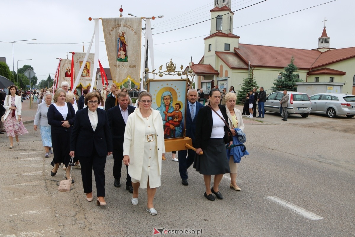 Procesja Bożego Ciała w parafii pw. NMP Królowej Rodzin [4.06.2026] - zdjęcie #66 - eOstroleka.pl