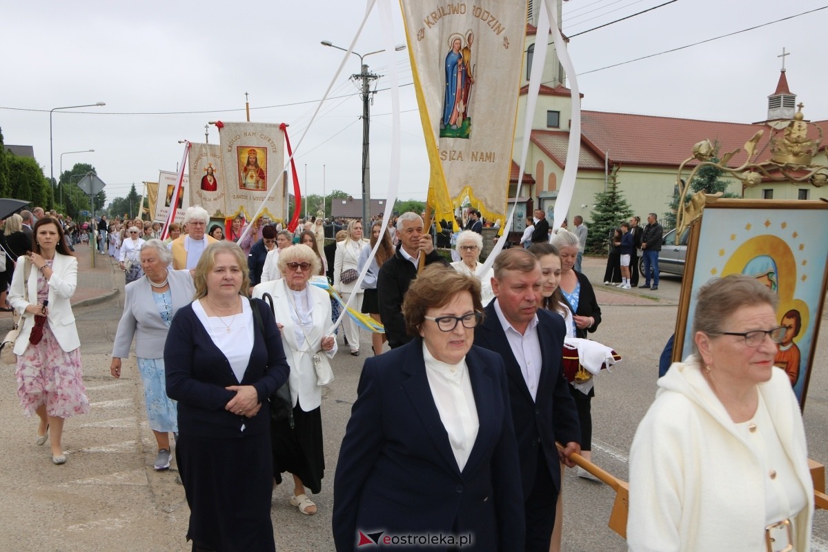 Procesja Bożego Ciała w parafii pw. NMP Królowej Rodzin [4.06.2026] - zdjęcie #65 - eOstroleka.pl