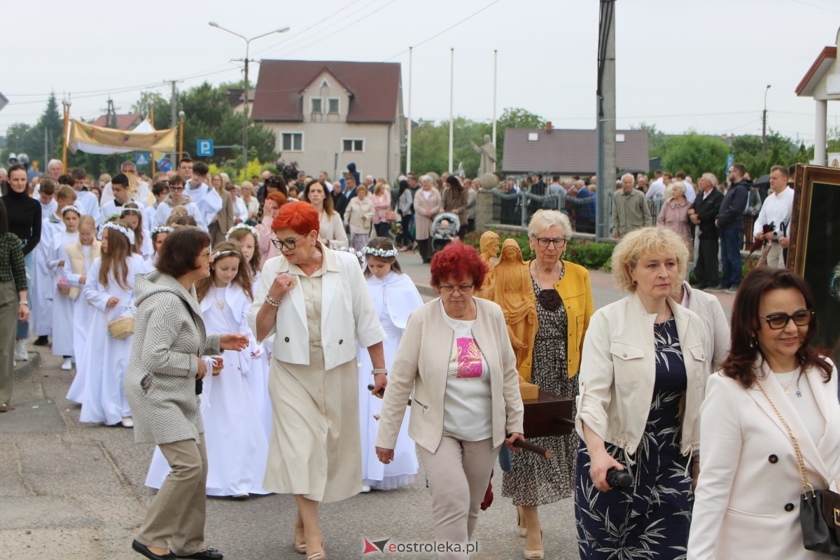 Procesja Bożego Ciała w parafii pw. NMP Królowej Rodzin [4.06.2026] - zdjęcie #50 - eOstroleka.pl