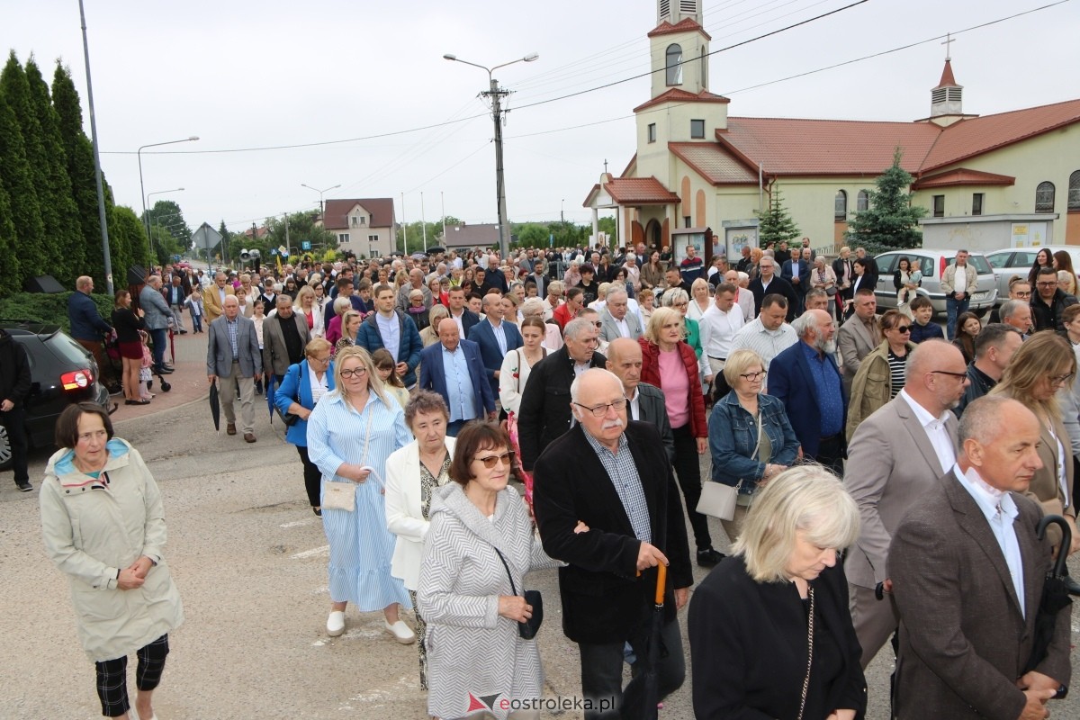 Procesja Bożego Ciała w parafii pw. NMP Królowej Rodzin [4.06.2026] - zdjęcie #21 - eOstroleka.pl