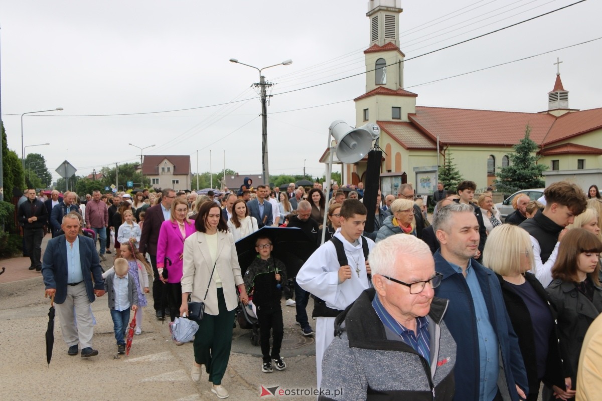 Procesja Bożego Ciała w parafii pw. NMP Królowej Rodzin [4.06.2026] - zdjęcie #10 - eOstroleka.pl