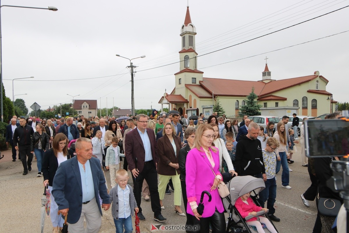 Procesja Bożego Ciała w parafii pw. NMP Królowej Rodzin [4.06.2026] - zdjęcie #8 - eOstroleka.pl